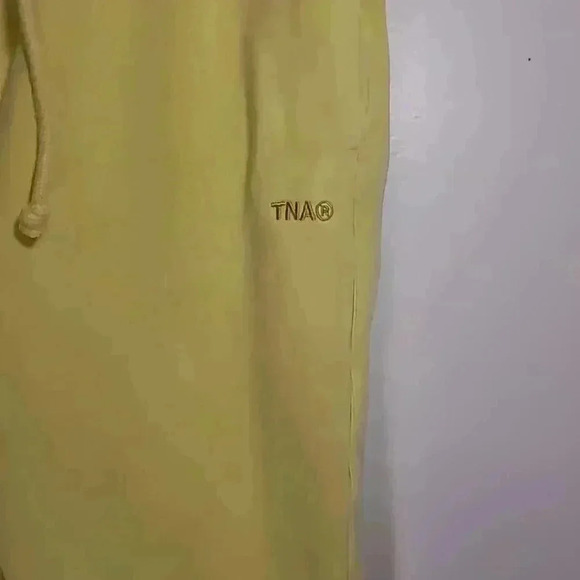 TNA Aritzia Sweatfleece Cozy Fleece Boyfriend Fit Joggers Yellow Women's XS - Picture 2 of 4